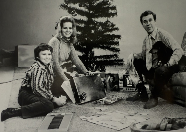 Yonnie with her mum Beryl and dad Glen credit to STV